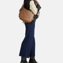 BURKELY Kožená kabelka přes rameno Natural Norah 1000812.04.24 koňaková modelka