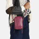 BURKELY Kožená crossbody kabelka na telefon Natural Norah 1000819.04.45 vínově červená