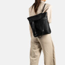 BURKELY Kožená shopper kabelka - batoh 2v1 Soft Skylar 1000332.85.10 černá na zádech