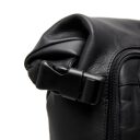 The Chesterfield Brand Rolovací kožený batoh na notebook Mazara C58.032300 černý detail