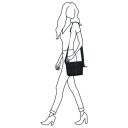 Daniel Ray crossbody kabelka Ganspan DRS16.1685.00 černá na postavě