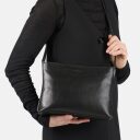 BURKELY dámská crossbody kabelka Fine Florence 1001705.34.10 černá na modelce