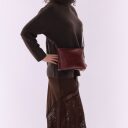 BURKELY dámská crossbody kabelka Fine Florence 1001705.34.51 burgundy na postavě