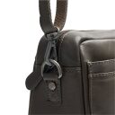 The Chesterfield Brand Dámská kabelka přes rameno Liora C48.142033 tmavě šedá detail karabiny