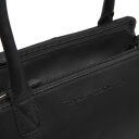 The Chesterfield Brand Dámská kožená kabelka do ruky i přes rameno Solvin C48.143300 černá logo