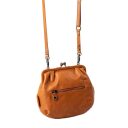 aunts & uncles Dámská kožená kabelka s vintage přívěskem Grandma´s Luxury Club Mrs. Fortune Cookie 40372-108 světle koňaková zadní strana