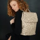 Zwei Elegantní dámský batoh do města Mademoiselle MR13LEO béžový s leopardím vzorem na zádech