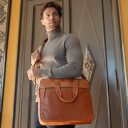 The Chesterfield Brand Kožená taška na notebook Montara C40.110631 koňaková přes rameno