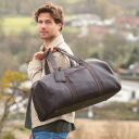 The Chesterfield Brand Kožená cestovní taška - weekender Rivaro C20.006101 hnědá s modelem