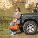 The Chesterfield Brand Kožená cestovní taška - weekender Volenza C20.006031 koňaková s modelkou