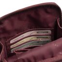 The Chesterfield Brand Kožená crossbody taška Isley C58.034718 vínově červená vnitřní přihrádka