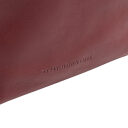 The Chesterfield Brand Kožená kabelka - batoh 2v1 Azura C48.143818 vínově červená logo