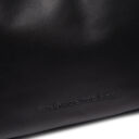 The Chesterfield Brand kožená kabelka do ruky i přes rameno Skara C48.140200 černá logo