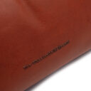 The Chesterfield Brand kožená kabelka do ruky i přes rameno Skara C48.140231 koňaková logo