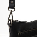 Dámská kožená crossbody kabelka The Chesterfield Brand Ronda černá C48.130100 - odnímatelný ramenní popruh s karabinkou