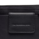 Kožená crossbody kabelka / kabelka přes rameno Thompson C48.131400 černá - logo značky The Chesterfield Brand vyražené v kůži