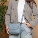The Chesterfield Brand Kožená kabelka přes rameno Miloa C48.142115 světle modrá jako crossbody