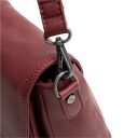 The Chesterfield Brand Kožená kabelka přes rameno Miloa C48.142118 vínově červená karabina