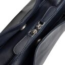 The Chesterfield Brand Kožená kabelka přes rameno Nerissa C48.143710 tmavě modrá dvoucestný zip