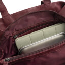 The Chesterfield Brand Kožená kabelka přes rameno Nerissa C48.143718 vínově červená otevřená