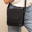 The Chesterfield Brand kožená kabelka přes rameno Vayana C48.144800 černá jako crossbody