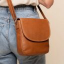 The Chesterfield Brand kožená kabelka přes rameno Vayana C48.144831 koňaková jako crossbody