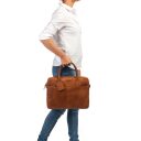 BURKELY Kožená taška na notebook 13,4" Jack Worker 9007340.22.24 koňaková v ruce