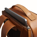 The Chesterfield Brand Kožený batoh na notebook Quincy C58.035231 koňakový přihrádka na notebook