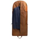 The Chesterfield Brand kožený obal na oblečení Carson C20.006631 koňakový s oblekem