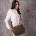 BULL&HUNT Kožená taška přes rameno TWENTY FIVE SMILEY 25-0273 hnědá na ženě