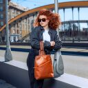 Dámský kožený batoh do města Chesterfield Brand Amanda koňak sepnuté popruhy