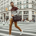 he Chesterfield Brand Kožená crossbody taška na notebook C48.055201 Richard hnědá na rameni