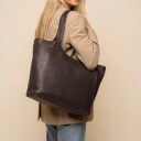 The Chesterfield Brand Kožená kabelka na notebook  Mireya C38.023201 hnědá přes rameno