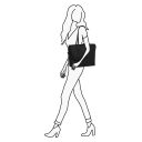 DANIEL RAY velká shopper kabelka na notebook 15,6" Lithgow DR18.1619.00 černá na postavě