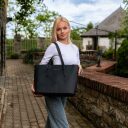DANIEL RAY velká shopper kabelka na notebook 15,6" Lithgow DR18.1619.00 černá na postavě