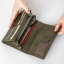 aunts & uncles Dámská kožená peněženka s klopou RFID Grandma´s Luxury Club Hazel 42217-70 olivově zelená - vnitřní členění