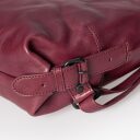 Designový kožený kabelka batoh 2v1 aunts & uncles Grandma´s Luxury Club Mrs. Apple Strudel 40457-77 vínový - detail